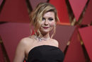 Kirsten Dunst con un peinado de ondas despeinadas