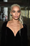 Zoë Kravitz arriesga con un delineado geométrico