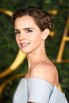 Emma Watson con un recogido de trenzas