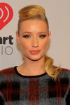 Iggy Azalea con un tupé lateral