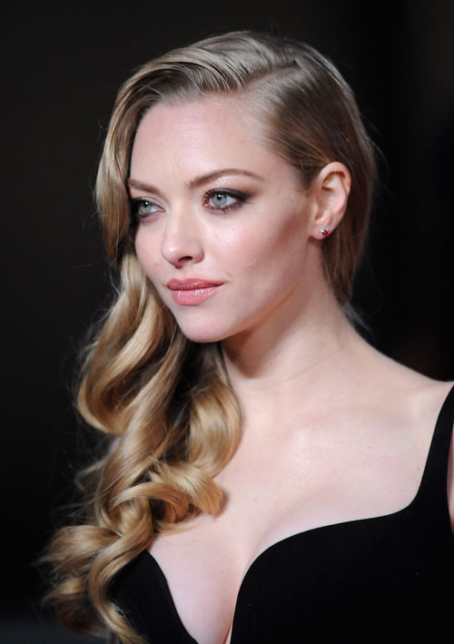 Amanda Seyfried opta por unas ondas clásicas