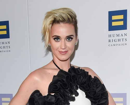 Katy Perry con peinado punk