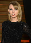 Taylor Swift con flequillo ondulado