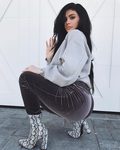 Kylie Jenner abre su mirada gracias a las extensiones de pestañas