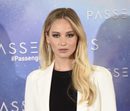 Jennifer Lawrence con el pelo largo y suelto