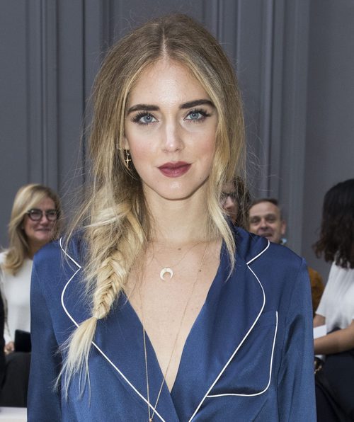 Chiara Ferragni luce una trenza de espiga