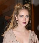 Chiara Ferragni con doble half up bun
