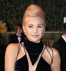 Pixie Lott luce un recogido