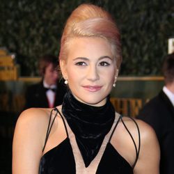 Pixie Lott luce un recogido