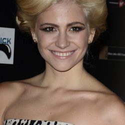 Pixie Lott opta por un recogido