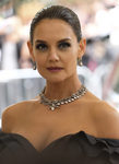 Katie Holmes con recogido pulido