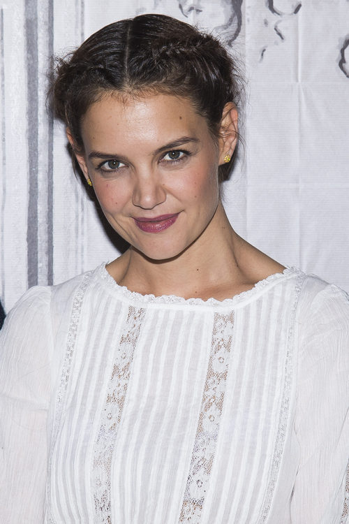 Katie Holmes apuesta por una corona de trenzas