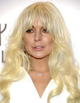 Lindsay Lohan con el pelo muy rubio