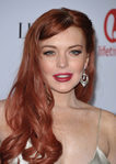 LIndsay Lohan opta por una melena con ondas marcadas