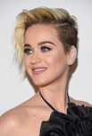 Katy Perry se decide por unos labios nude de acabado cremoso