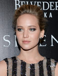 Jennifer Lawrence con melena recogida