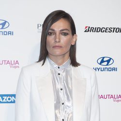 Laura Ponte con maquillaje negro