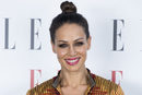 Eva González con un maquillaje veraniego con labial fucsia
