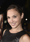 Gal Gadot opta por un look sencillo para los ojos