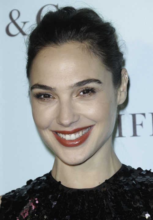 Gal Gadot fiel a los labios rojos