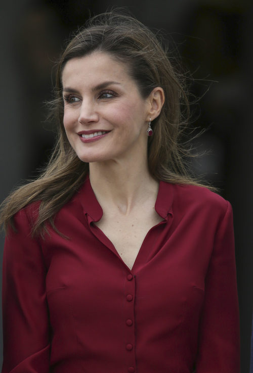 La Reina Letizia fan de los rubores rosados