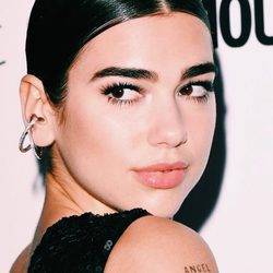 Dua Lipa ilumina el lagrimal