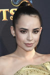 Sofia Carson con un maquillaje muy claro