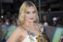 Margot Robbie apuesta por un labial nude de acabado cremoso