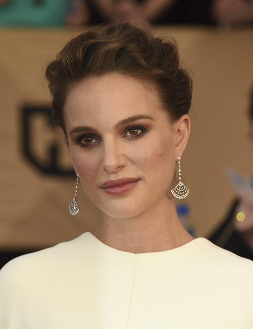 Natalie Portman con un recogido con trenzas