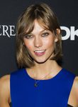 Karlie Kloss con melena bob y flequillo abierto
