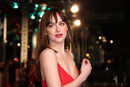 Dakota Johnson fan de la naturalidad incluso en sus pestañas