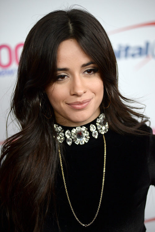 Camila Cabello apuesta por un acabado aterciopelado para su piel