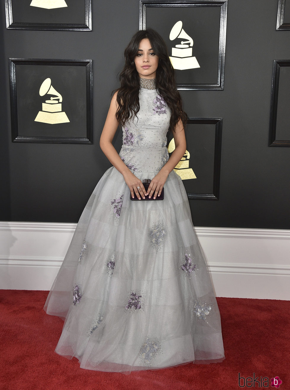 Camia Cabello broncea su rostro