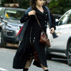 Helena Bonham Carter con un lazo recogiendo su melena en Londres
