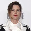 Cobie Smulders con ojos tristes en los premios ELLE Women en Hollywood