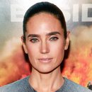 Jennifer Connelly con un bronceado de maquillaje en la presentación de 'Only de Brave'