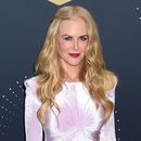 Nicole Kidman con labios color guinda en la fiesta de los premios CMT