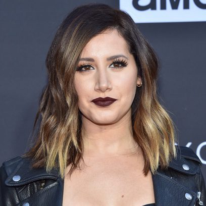Ashley Tisdale con maxi pestañas en la celebración de los 100 capítulos de 'The Walkig Dead'