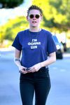 Kristen Stewart paseando por las calles de Los Ángeles con la cara muy roja