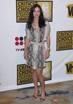 Courteney Cox con melena suelta y maquillaje natural
