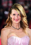 Laura Dern con ondas marcadas en el estreno de la película 'Star Wars: The last Jedi' en Londres