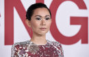 Hong Chau con un completo look plateado en el pase especial de 'Downsizing' en Los Ángeles