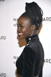 Lupita Nyong'o con trenzas africanas en los Premios de la Asociación de Críticos Norteamericanos