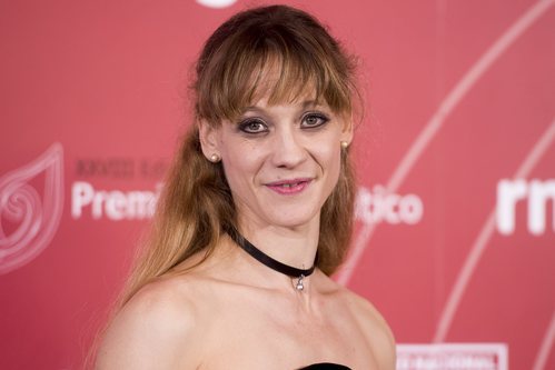 Alicia Amatriain con un semi recogido en los Premios 'El ojo crítico' 2018