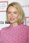 Naomi Watts con un maquillaje en tonos pastel en Tribeca Ball en la Academia de Arte de Nueva York 2018