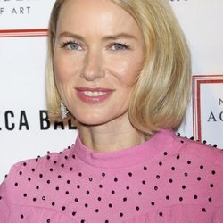 Naomi Watts con un maquillaje en tonos pastel en Tribeca Ball en la Academia de Arte de Nueva York 2018
