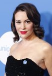 Alyssa Milano con una melena midi en la gala benéfica de Unicef 2018