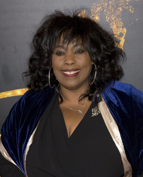 Ruby Tarner con unas sombras negras en la noche estreno del musial de Tina Turner 2018