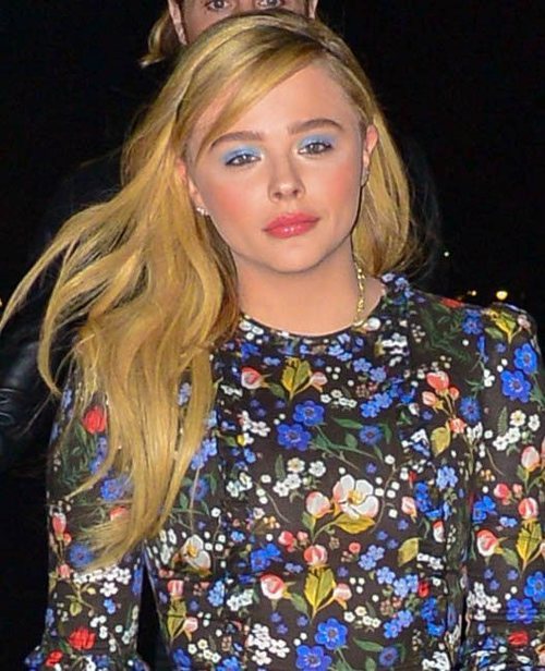 Chloë Grae Moretz pasea por Nueva York con un maquillaje horrible