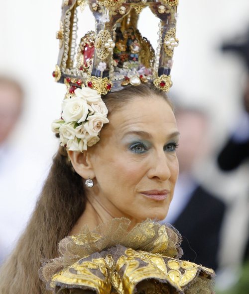 Exceso de sombra en el beauty de Sarah Jessica Parker para la Gala Met 2018